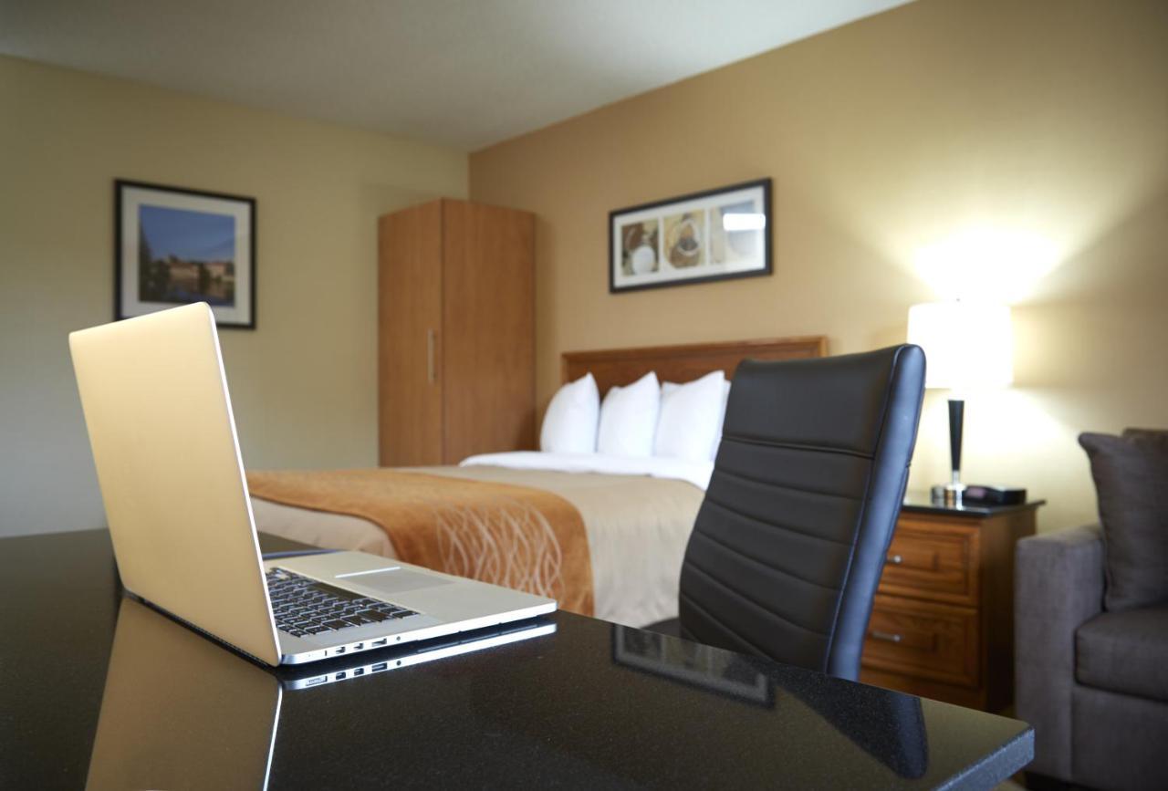 Comfort Inn Laval Buitenkant foto