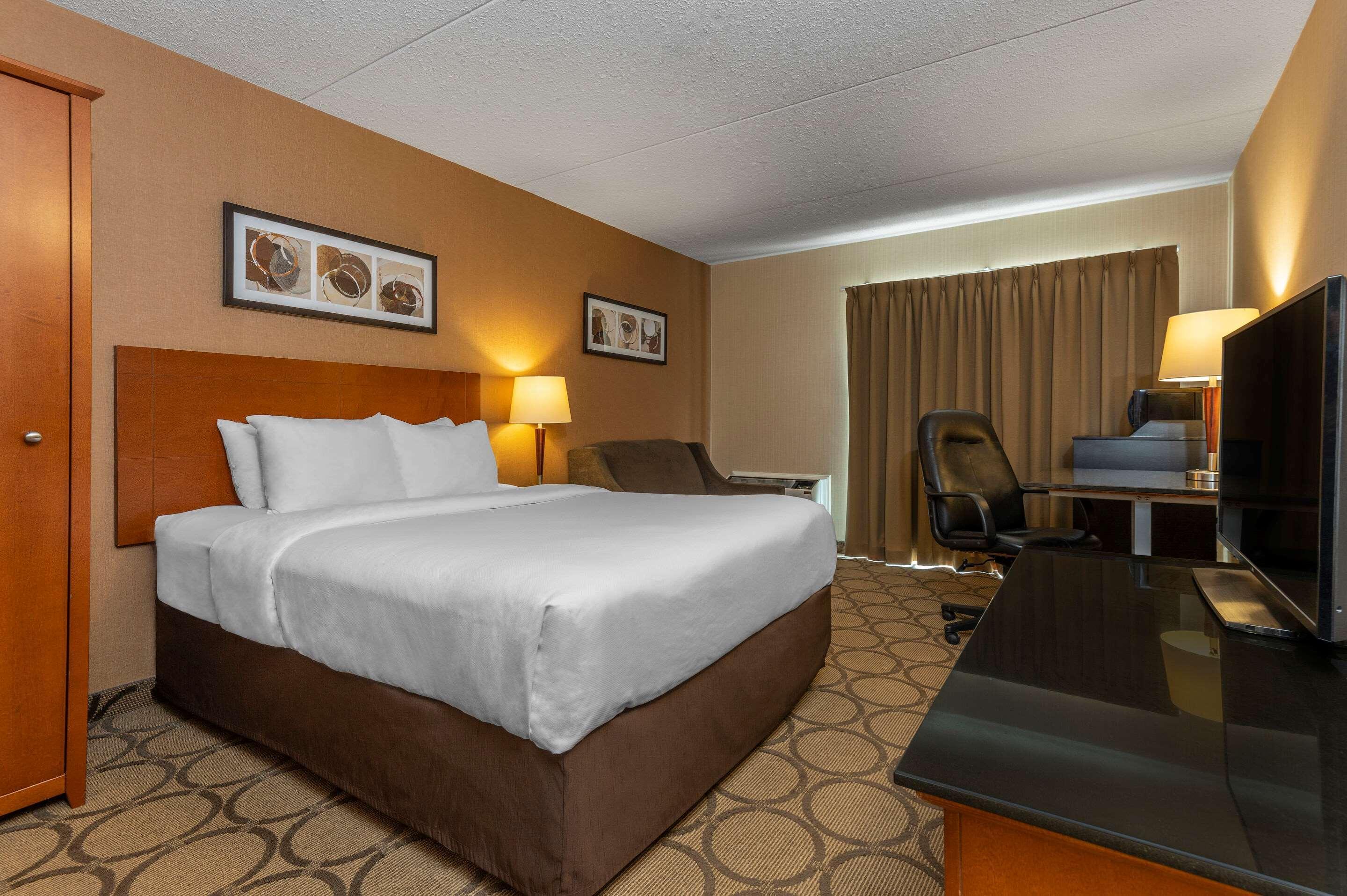 Comfort Inn Laval Buitenkant foto