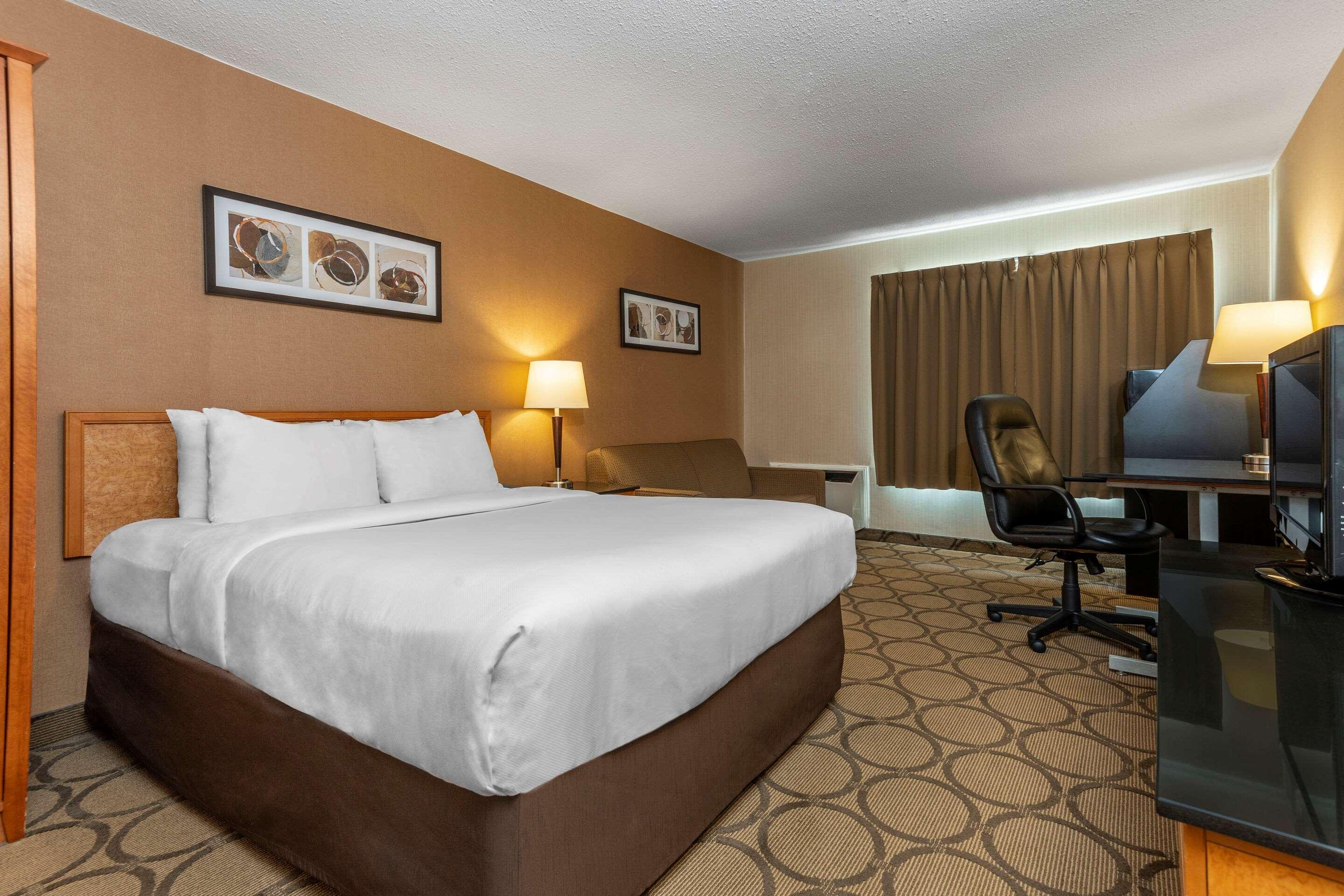 Comfort Inn Laval Buitenkant foto