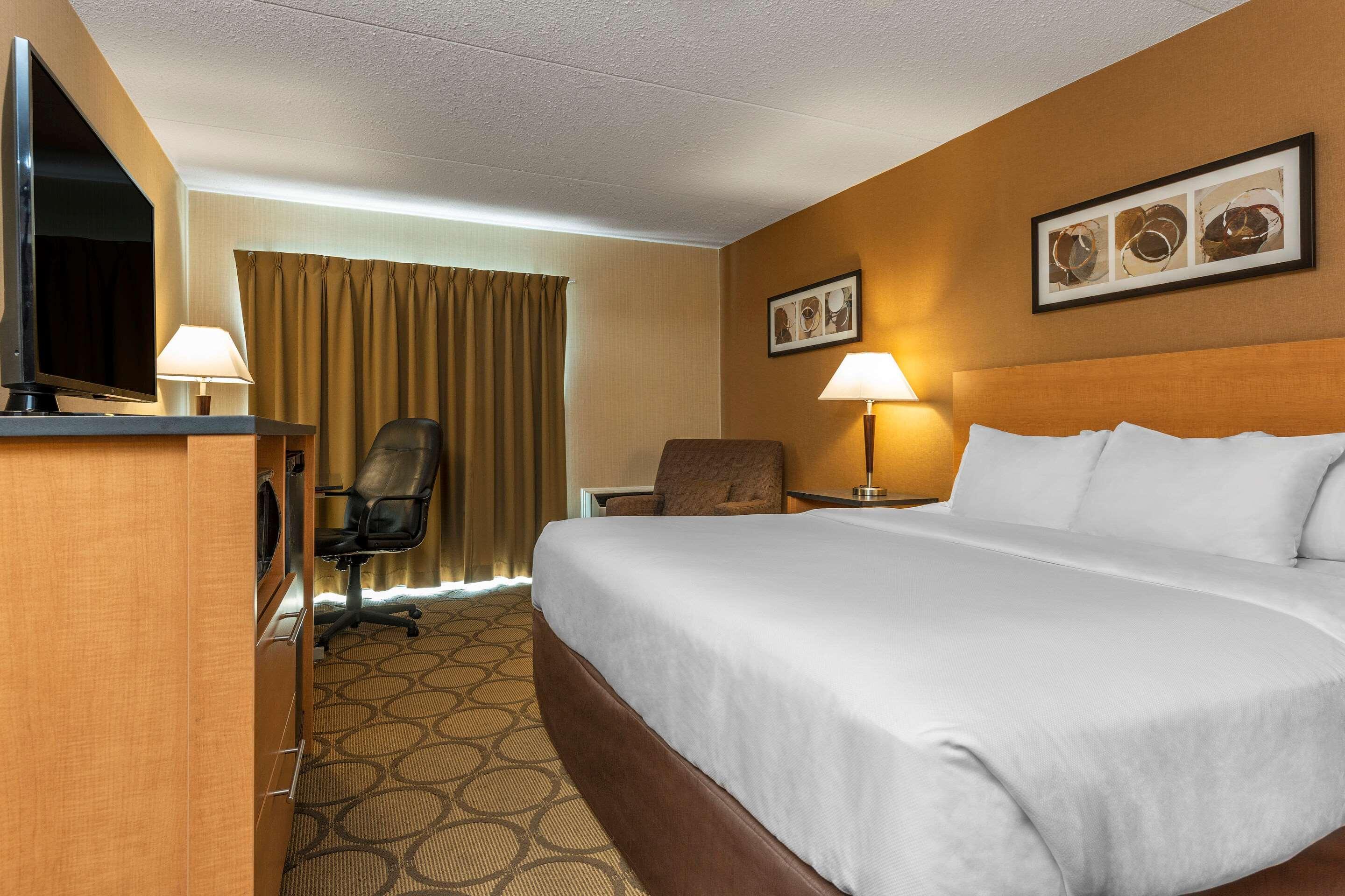 Comfort Inn Laval Buitenkant foto
