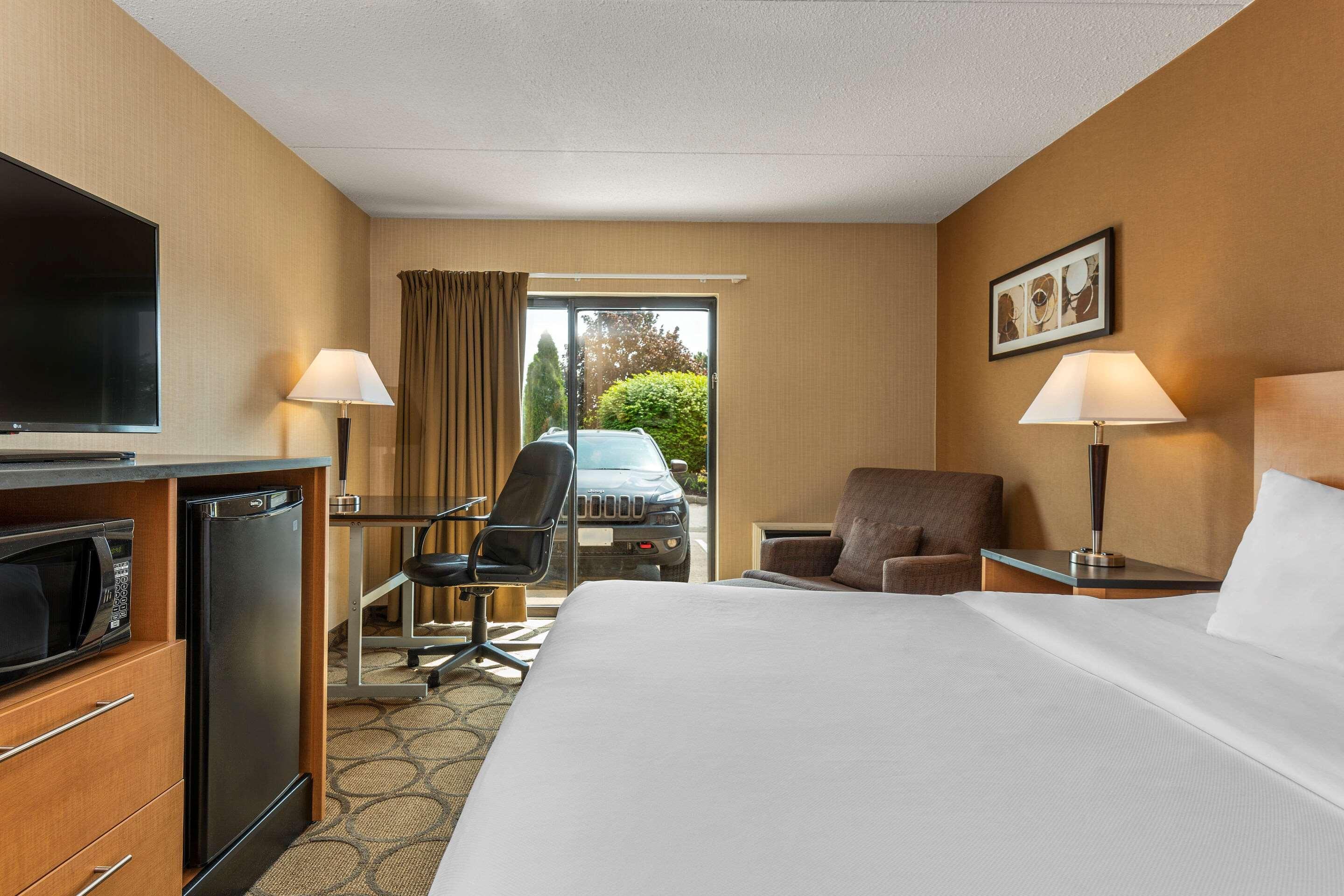 Comfort Inn Laval Buitenkant foto