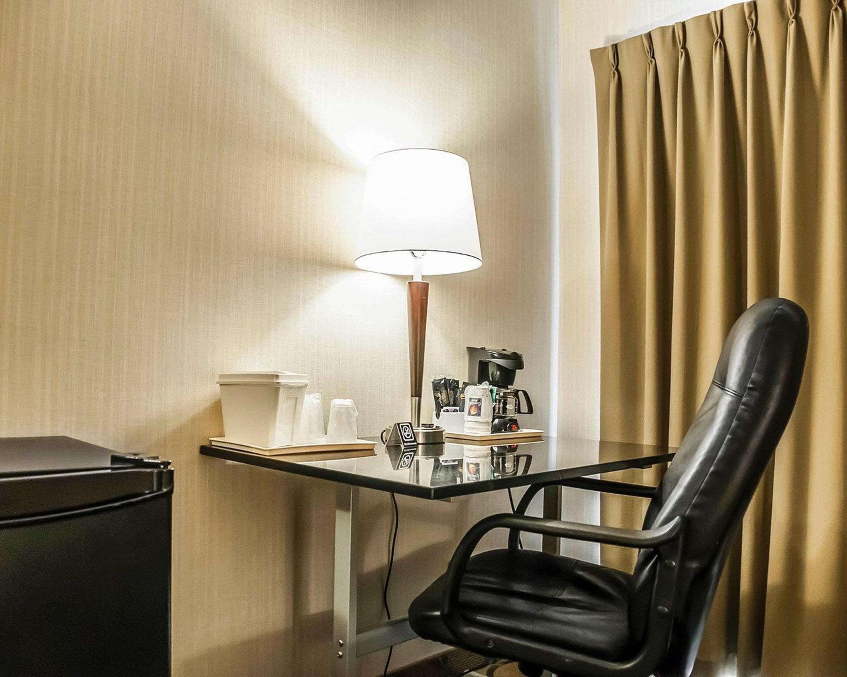 Comfort Inn Laval Buitenkant foto