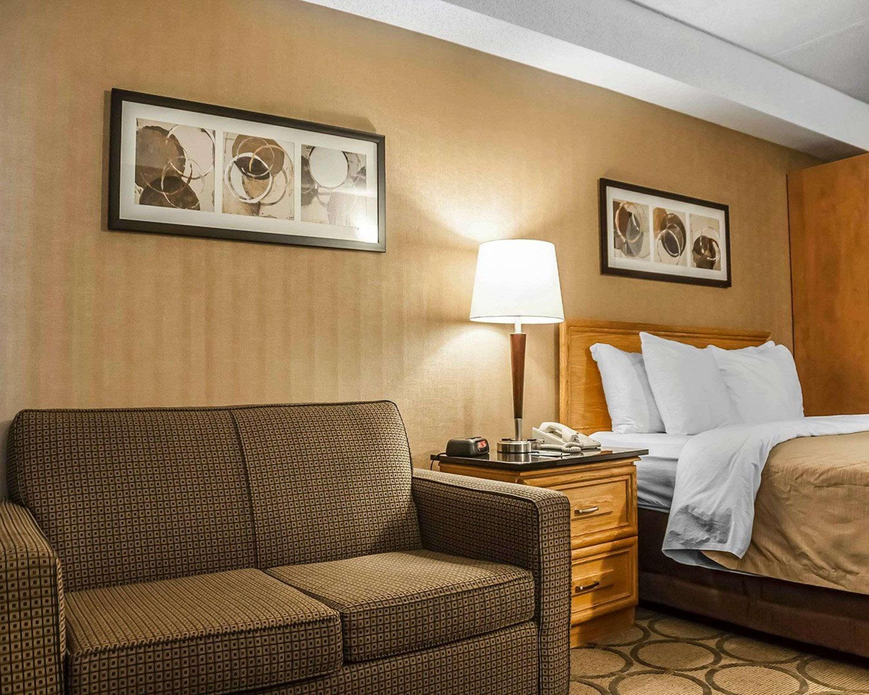 Comfort Inn Laval Buitenkant foto
