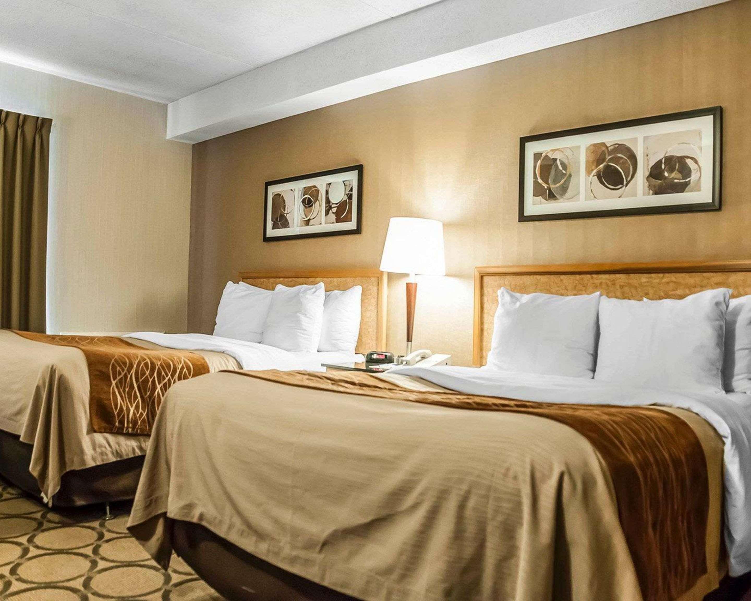Comfort Inn Laval Buitenkant foto