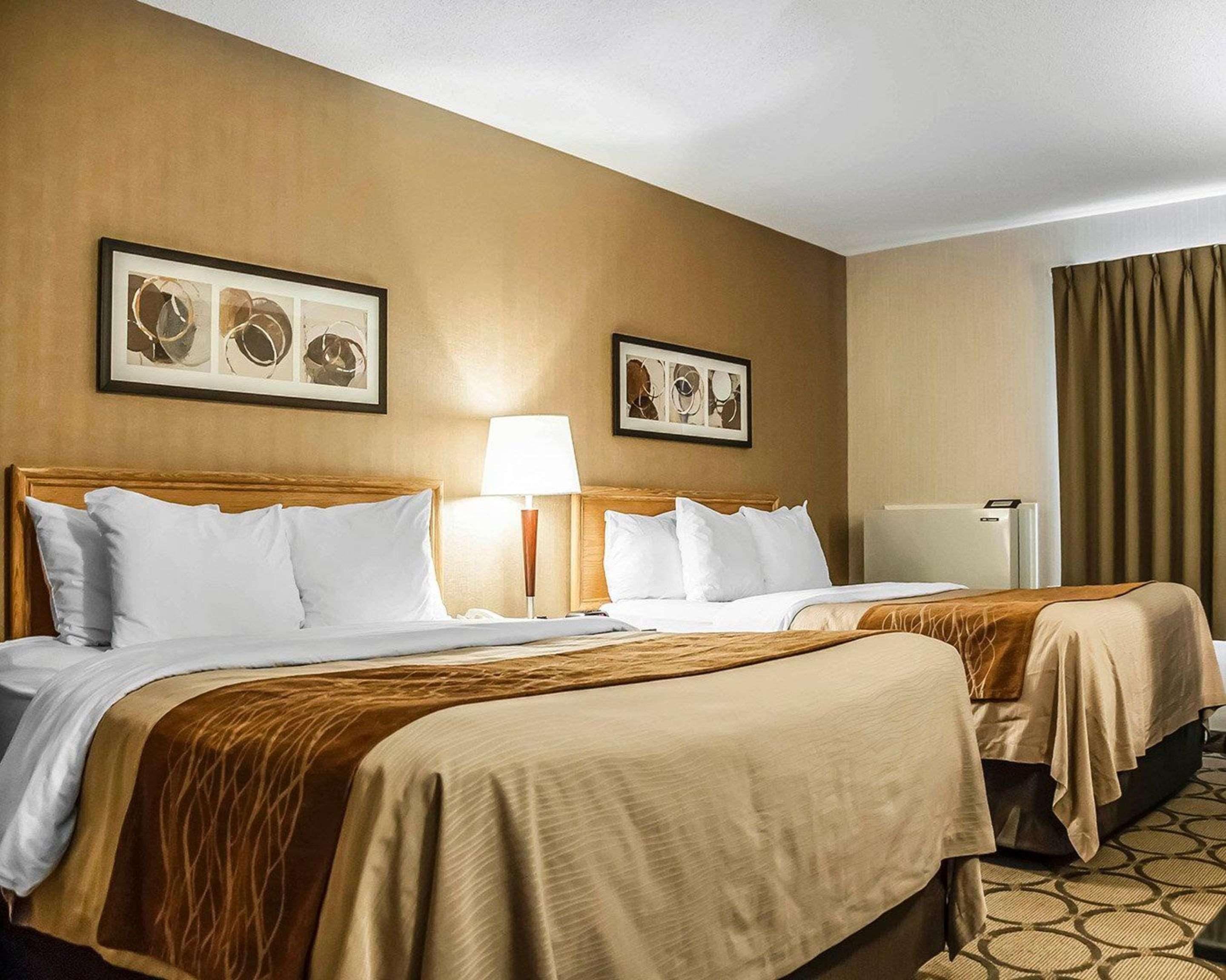Comfort Inn Laval Buitenkant foto