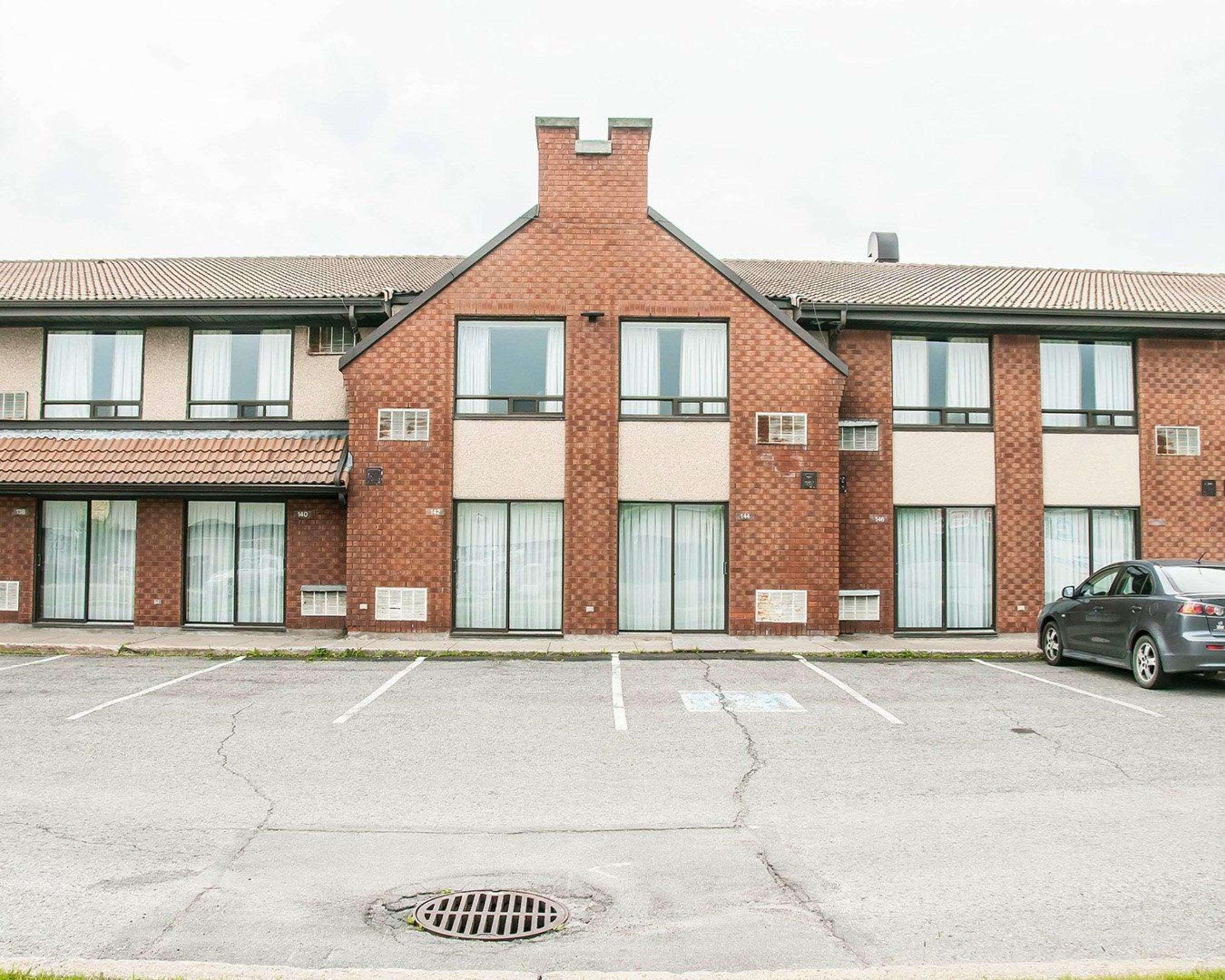 Comfort Inn Laval Buitenkant foto