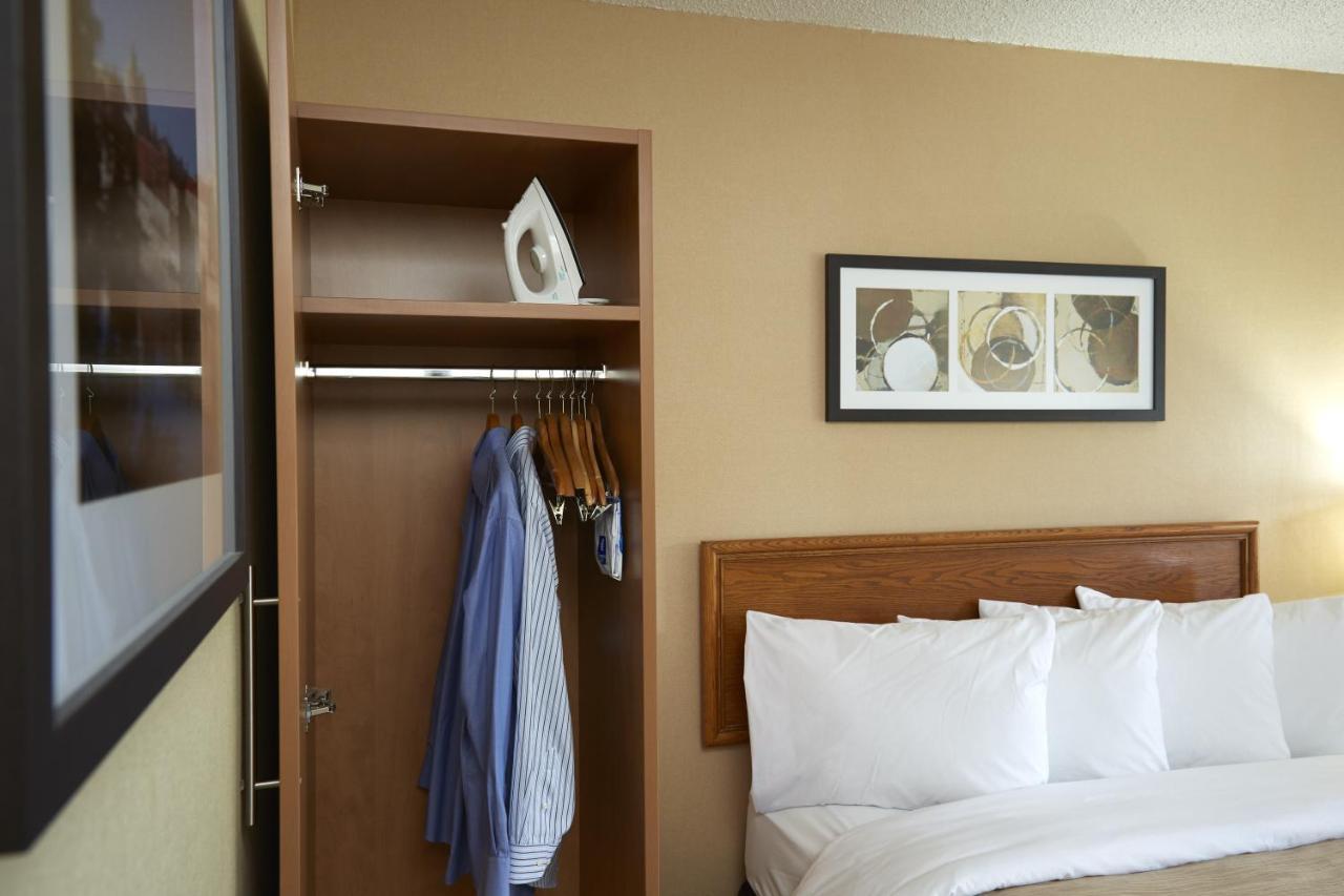 Comfort Inn Laval Buitenkant foto