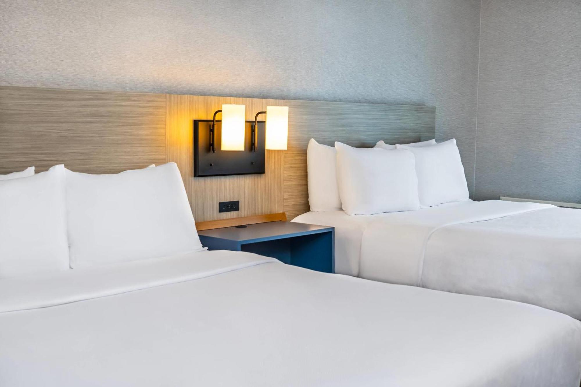 Comfort Inn Laval Buitenkant foto