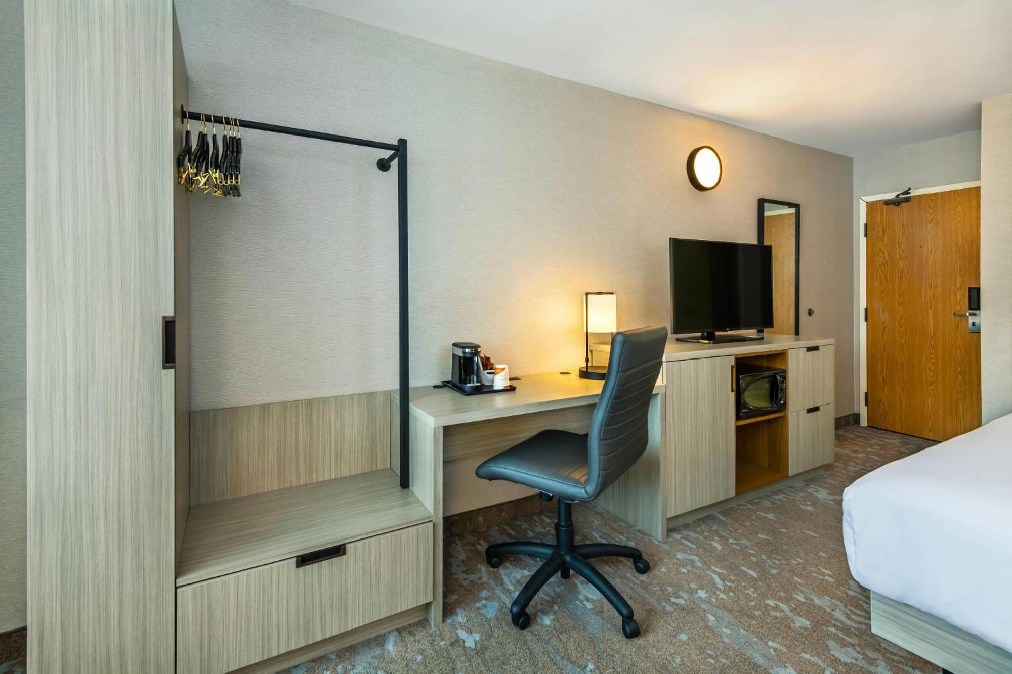 Comfort Inn Laval Buitenkant foto